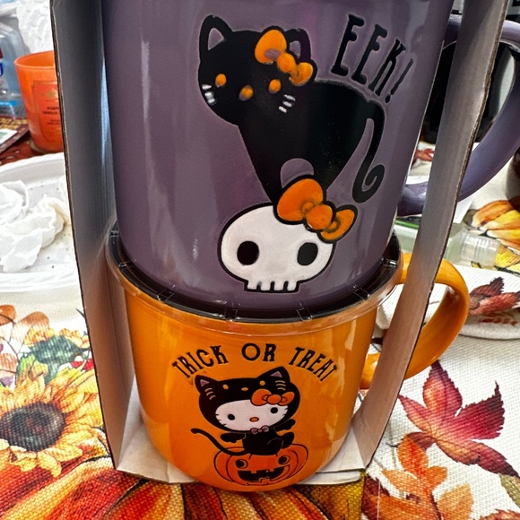 Other - Hello kitty 2 pack mugs